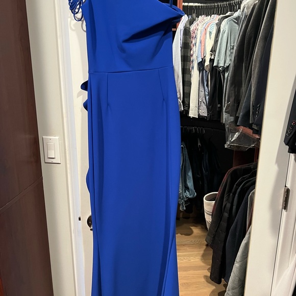 NEW Chiari de Boni evening gown in a size 4. Altered to fit someone who is 5’4 - Picture 2 of 5